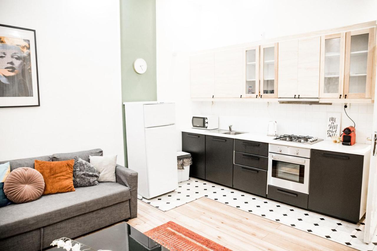 Stylish And Spacious ! Central Location Kazincy Netflix Βουδαπέστη Εξωτερικό φωτογραφία