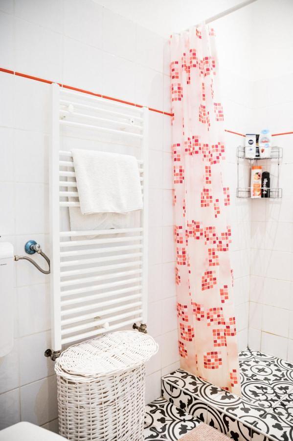 Stylish And Spacious ! Central Location Kazincy Netflix Βουδαπέστη Εξωτερικό φωτογραφία