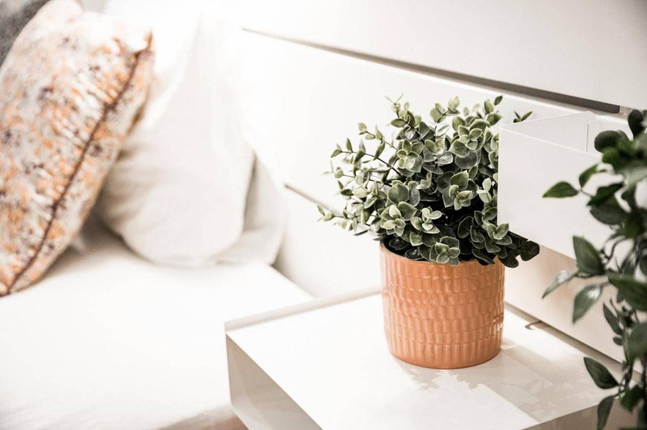 Stylish And Spacious ! Central Location Kazincy Netflix Βουδαπέστη Εξωτερικό φωτογραφία